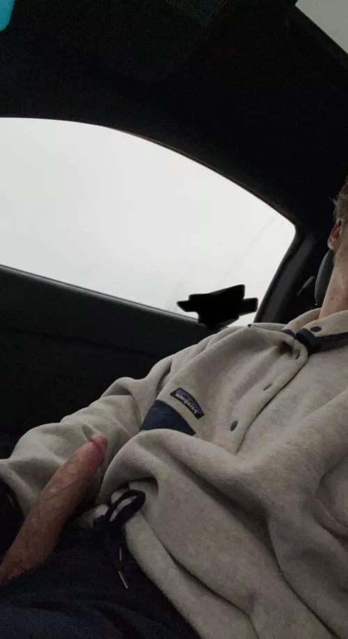 Anyone down to give me road head