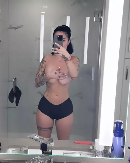 Bhad Bhabie's Instagram story 🤳😍 topless 😍