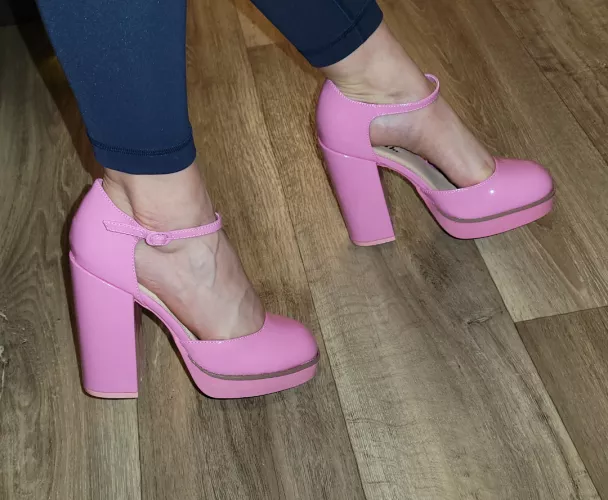 bury me in these shoes