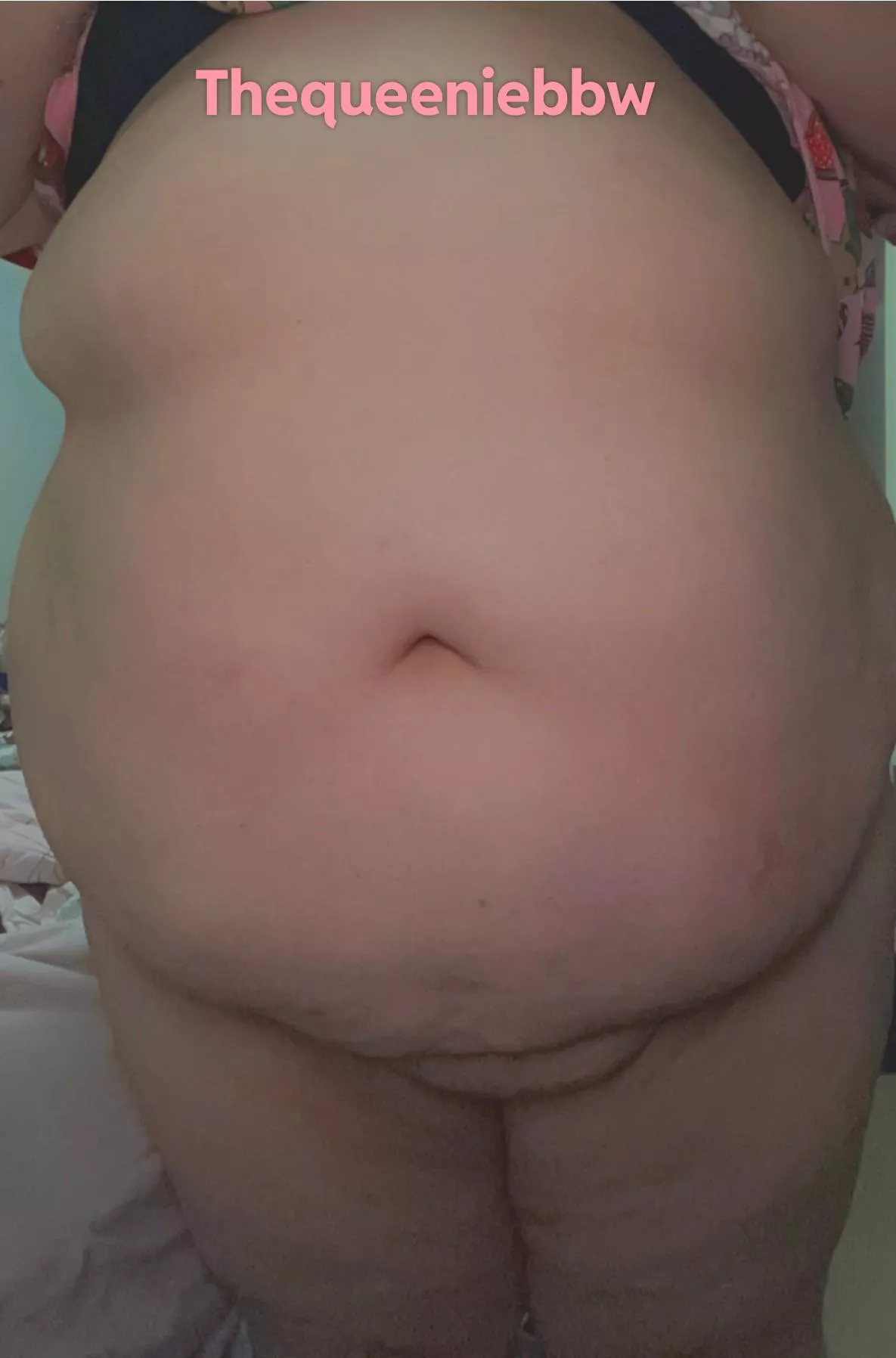 Cum fuck my big belly 🐷
