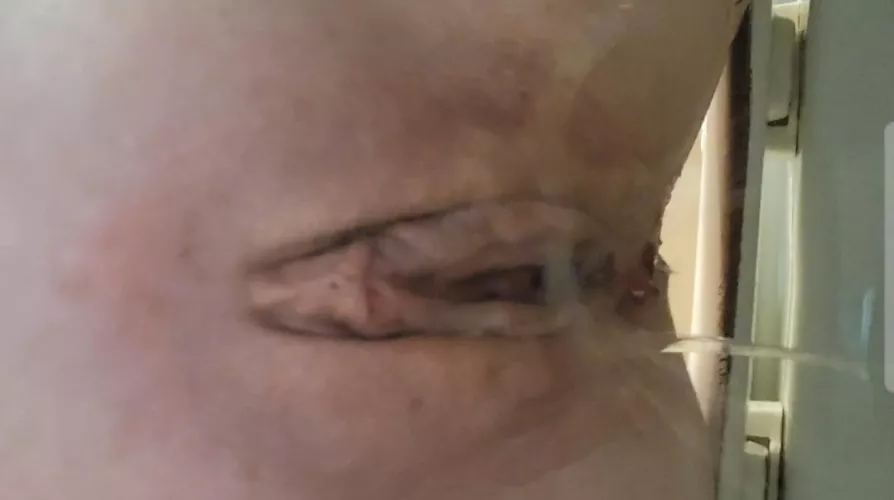 Daddy would you let me try this on your cock? what about your face 🙈😇