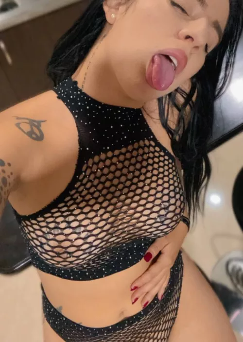 Do you wanna see this cute lil girl having fun?