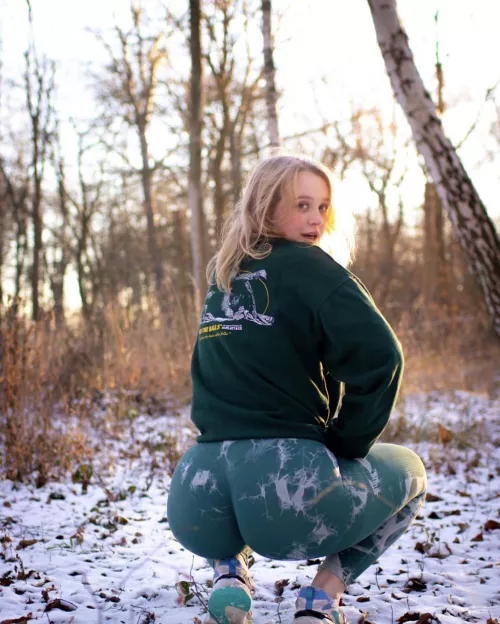 [F22] Golden hour and leggings = 🤤🔥