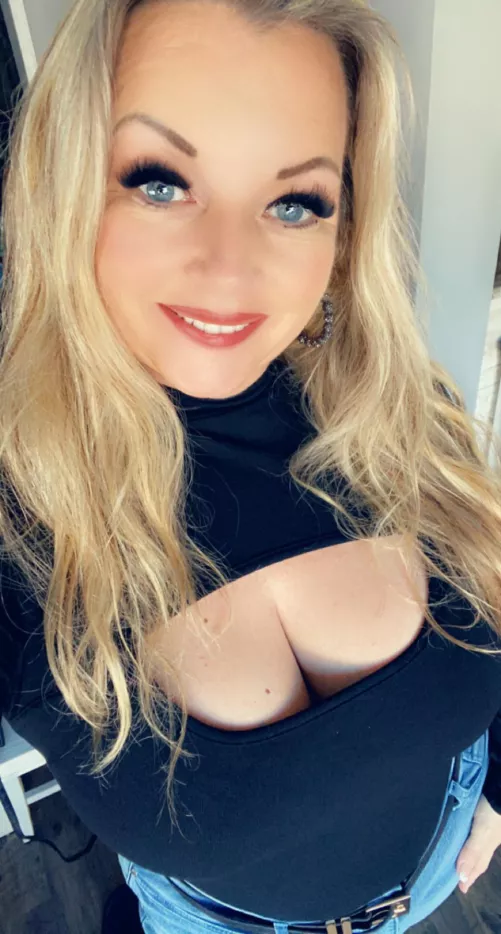 (F)50 big natural GILF tits wanna play