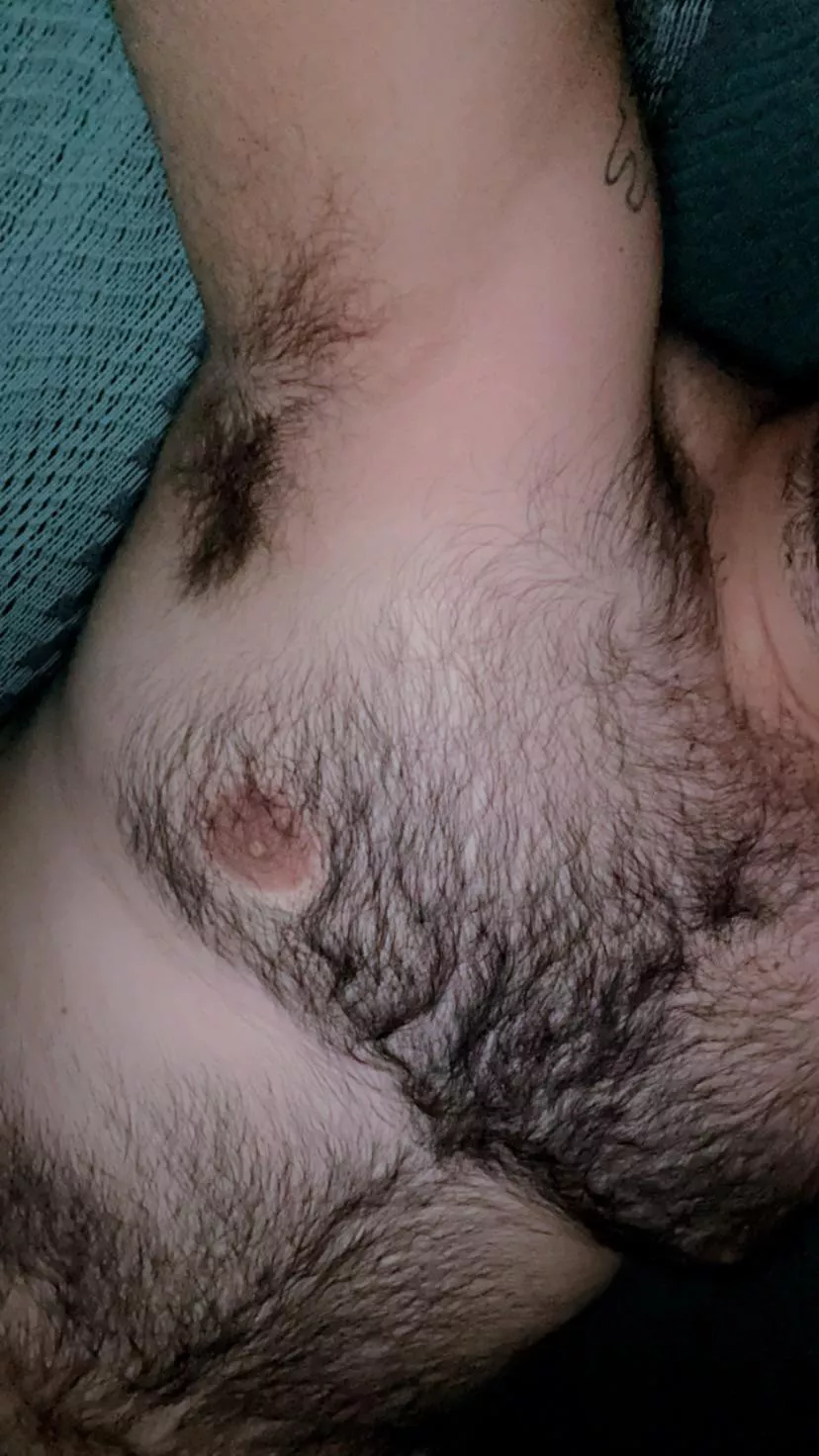 Hairy armpit