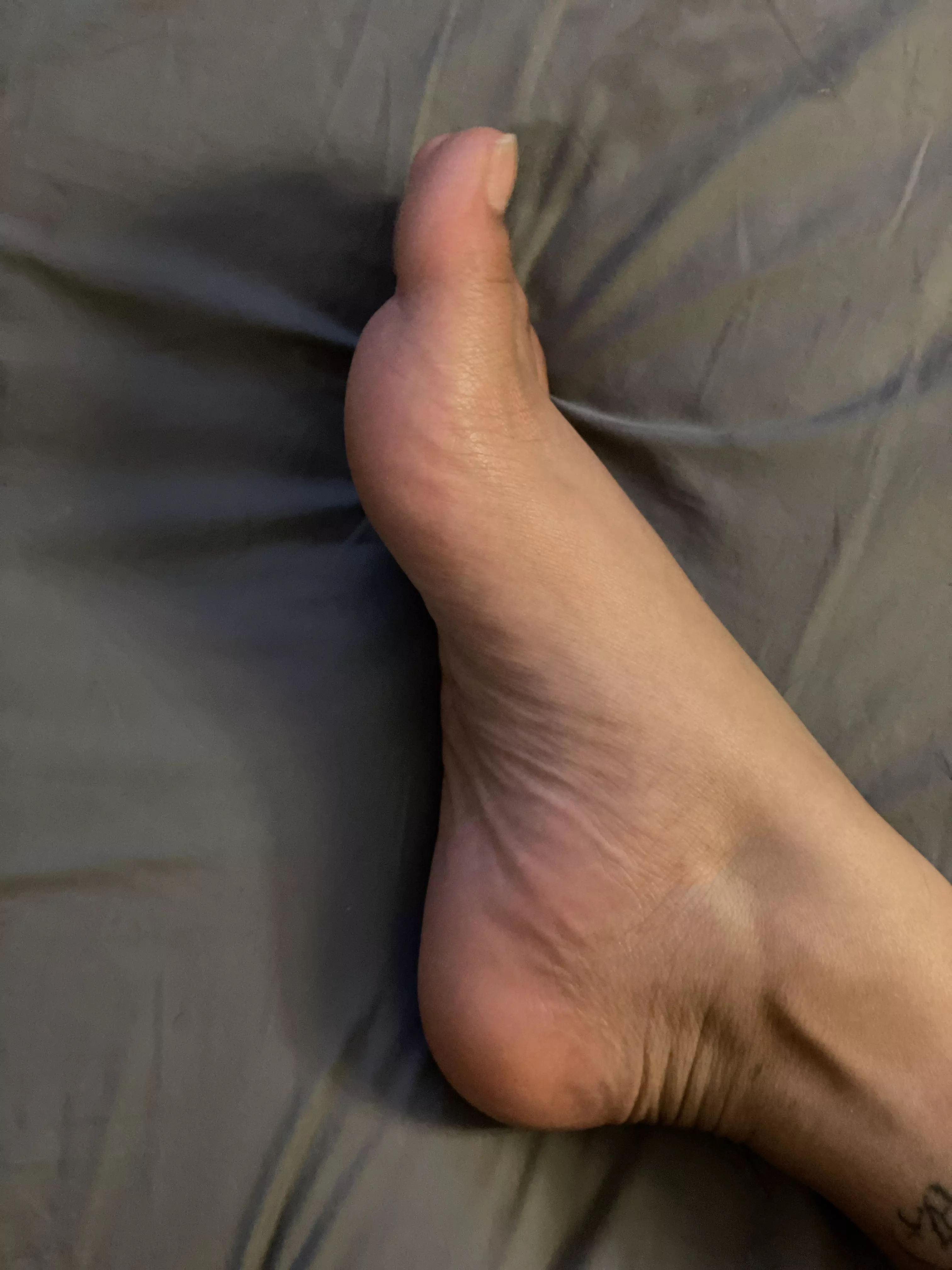 How’s the arch on my tiny foot?