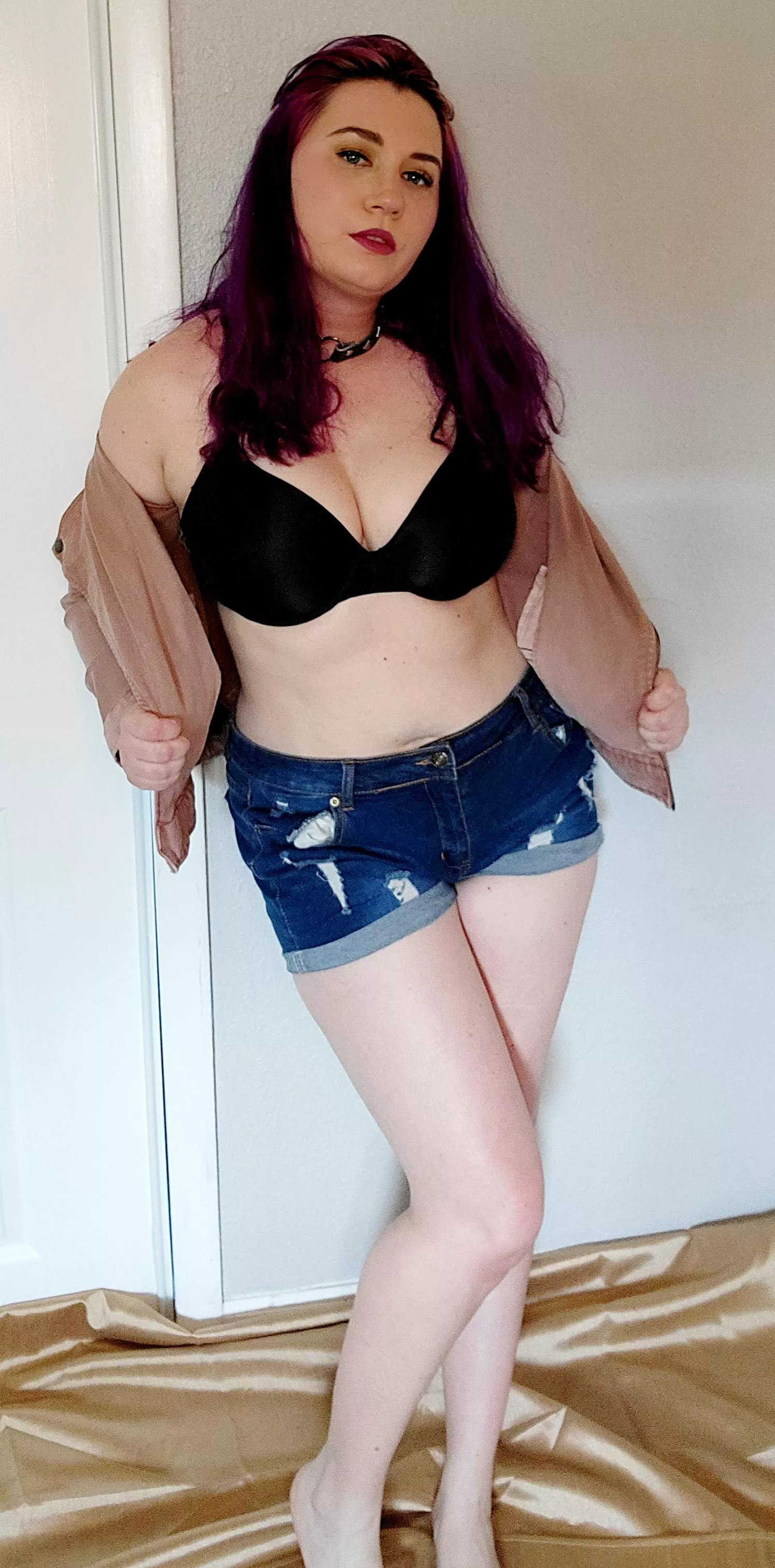 I can never keep my clothes on 🙊