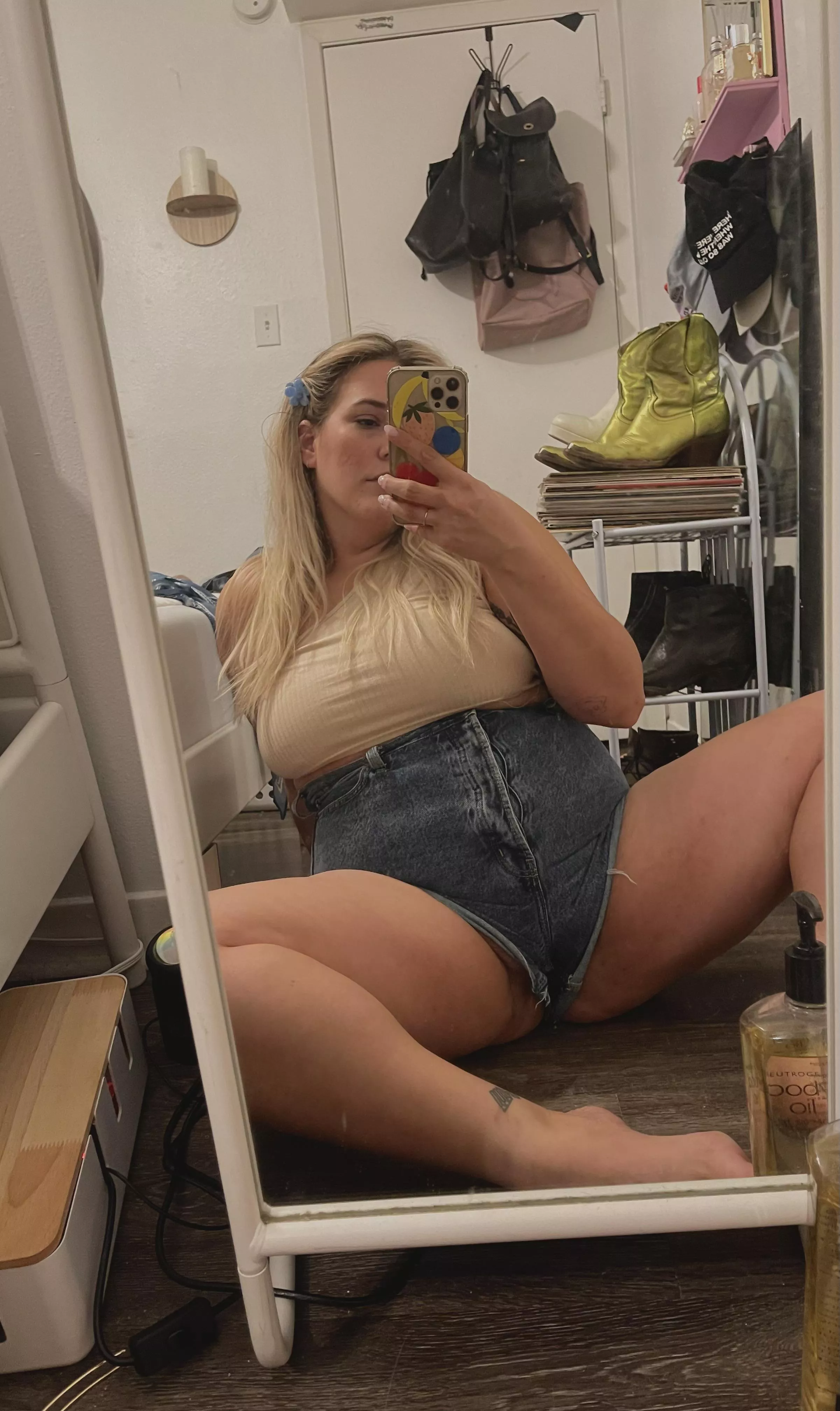 i don’t mind that my shorts are too tight, because the seam is rubbing against my clit just right