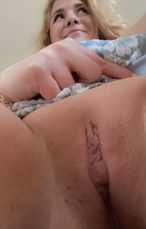 I got ghosted for txting a boy I was talking to a pic similar to this :/ would you have answered??