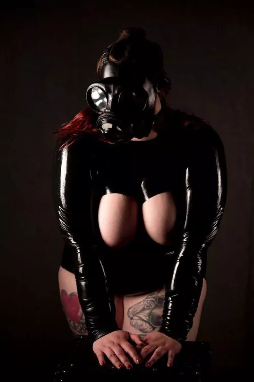 I like Latex for Photoshoots 🖤 [F]
