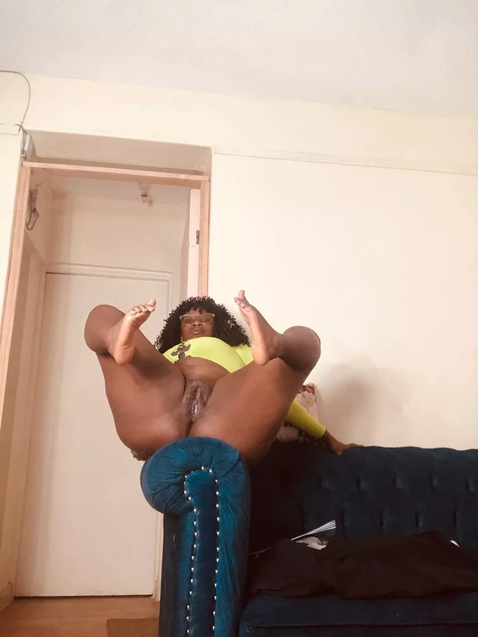 I love guys that eat pussy ! I always let them cum inside!