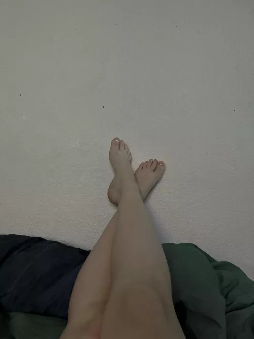 I might need a pedicure but my feet are still cute!