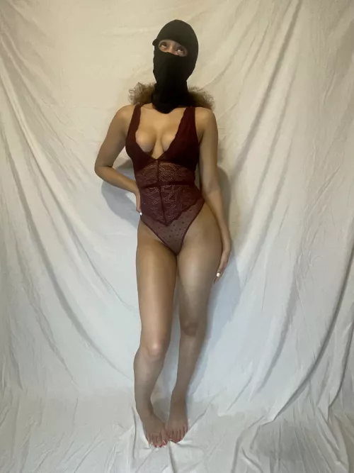 I need help with something: Overbearing GF or Nonchalant you can do anything