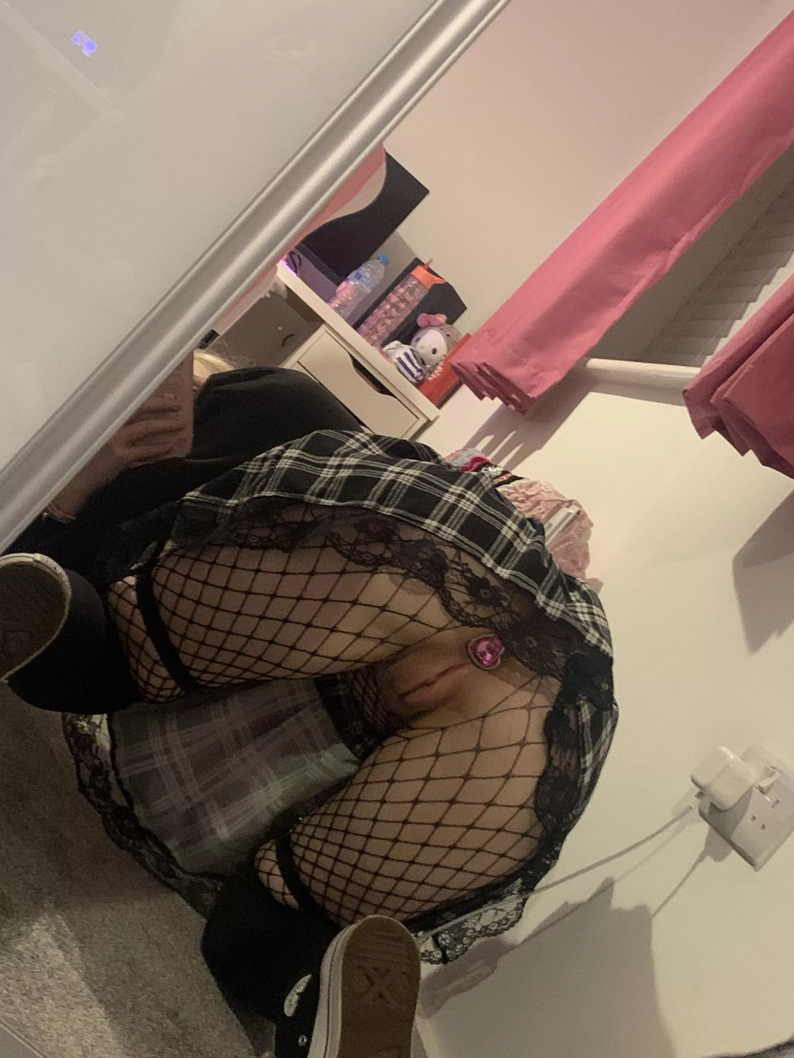 i never wear panties under my skirt 19F