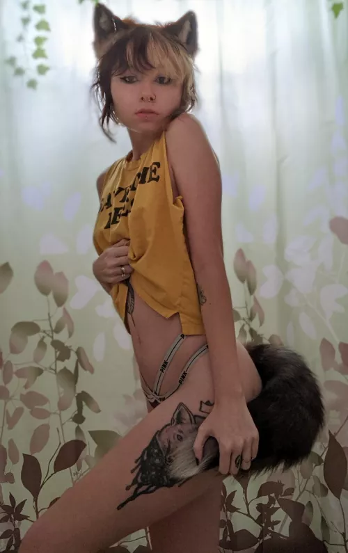 i want you in your knees while you rub my tummy