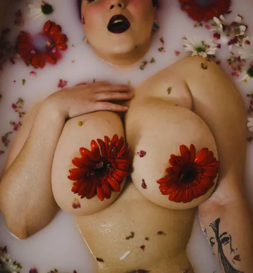 I wish someone would take a bath with me🥰