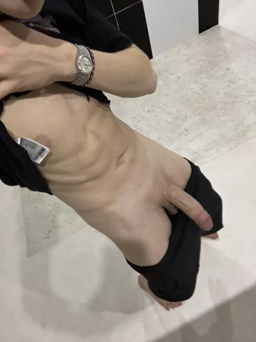 If my soft cock ‘accidentally’ 😈 fell in your mouth would you suck for me??