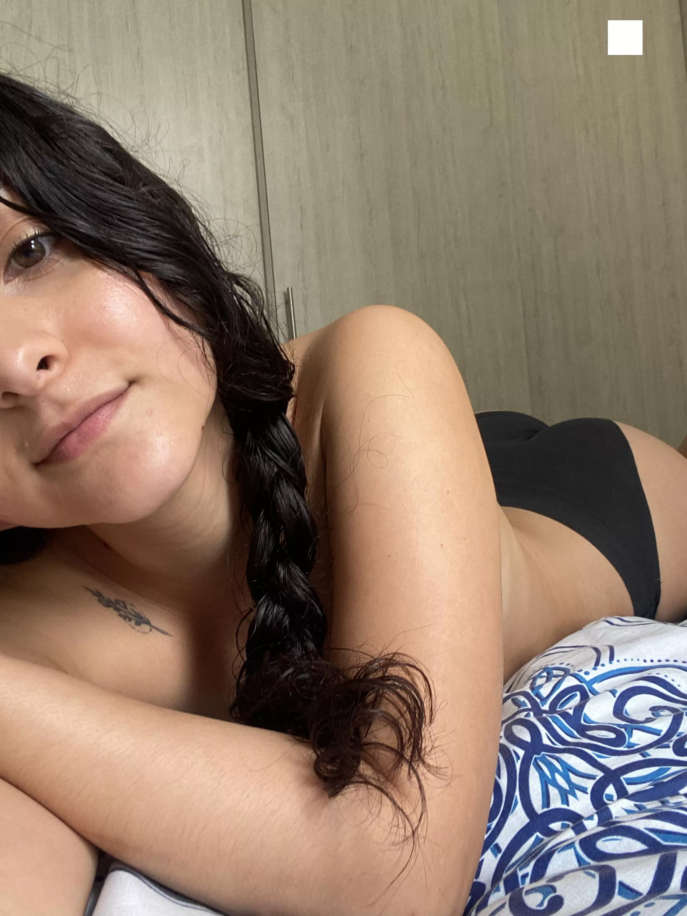 I'll pull your head in my pussy 🫦