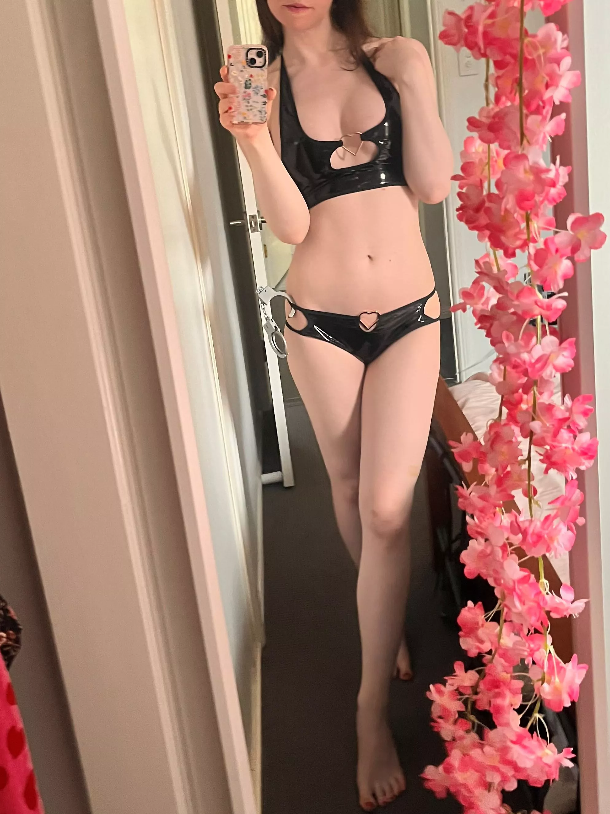 I’m ready for my first day as a policewoman 👮💅