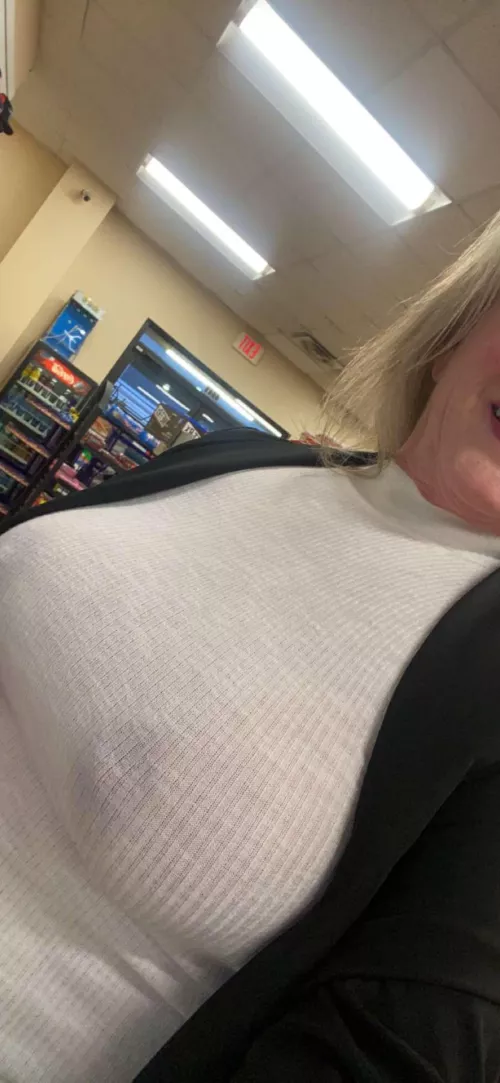 It’s not completely see through but it got plenty of attention!😈