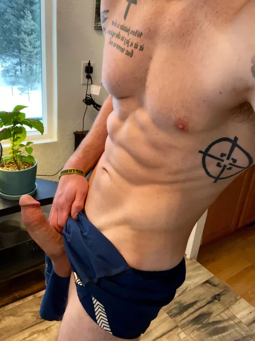 It’s warm inside 😏 (M/33)