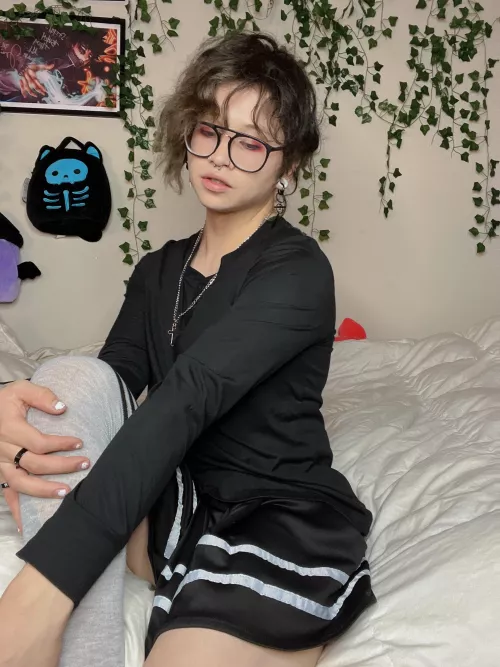 I’ve missed putting on a skirt, makeup & my thigh high socks 🖤