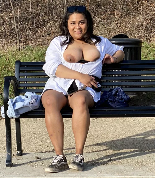 Just a titty (f)lash!