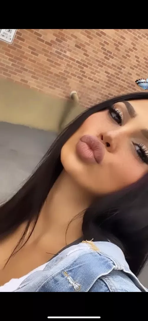 Just look at these slut’s lips