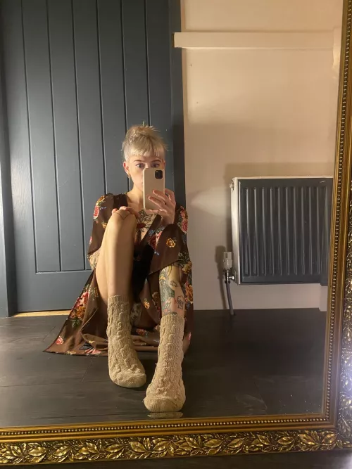 Keeping my toes warm 🥰