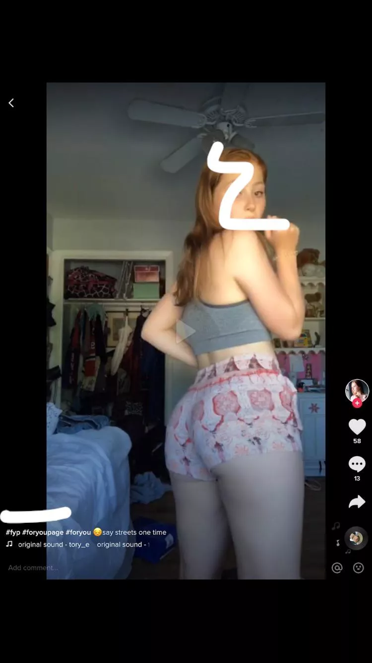 Man I love white girls with a fat ass
