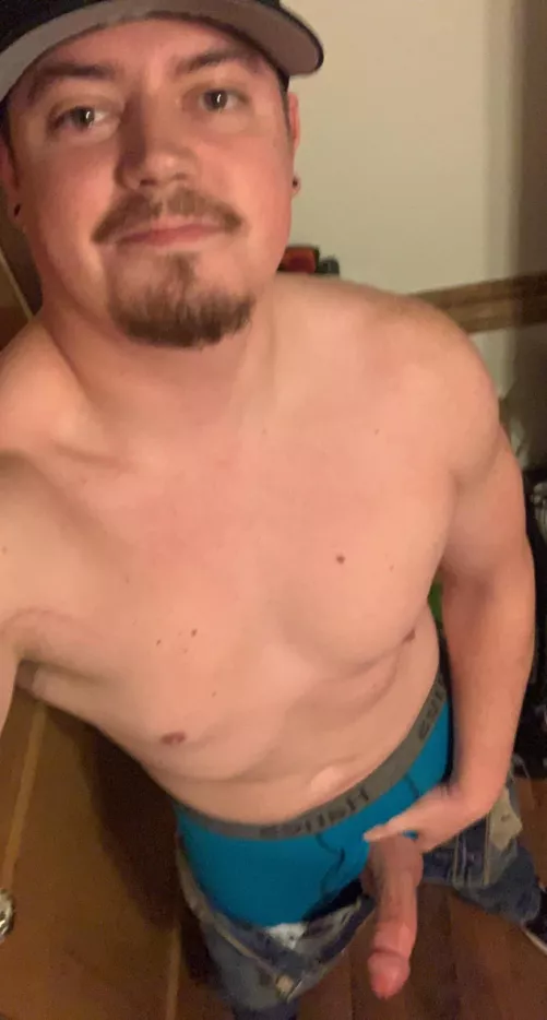 My gf doesn’t like dick pics, so I’ll share them with you instead ;)