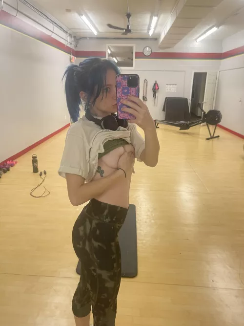 new blue hair! blue like ur balls 💙