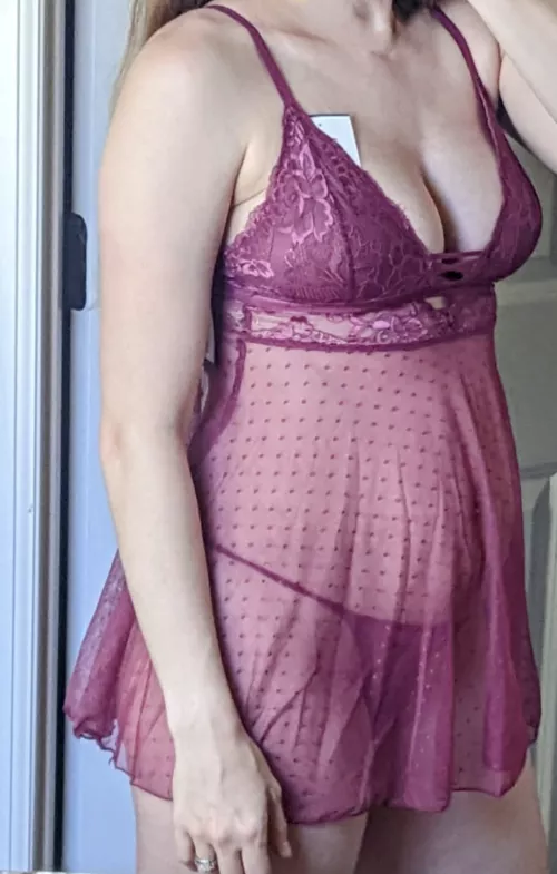 Recently got this new outfit, this momma is feeling sexy again!