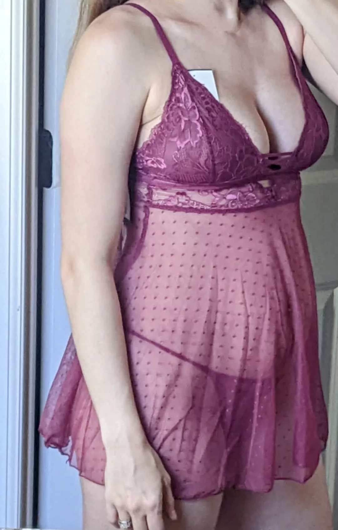 Recently got this new outfit, this momma is feeling sexy again!