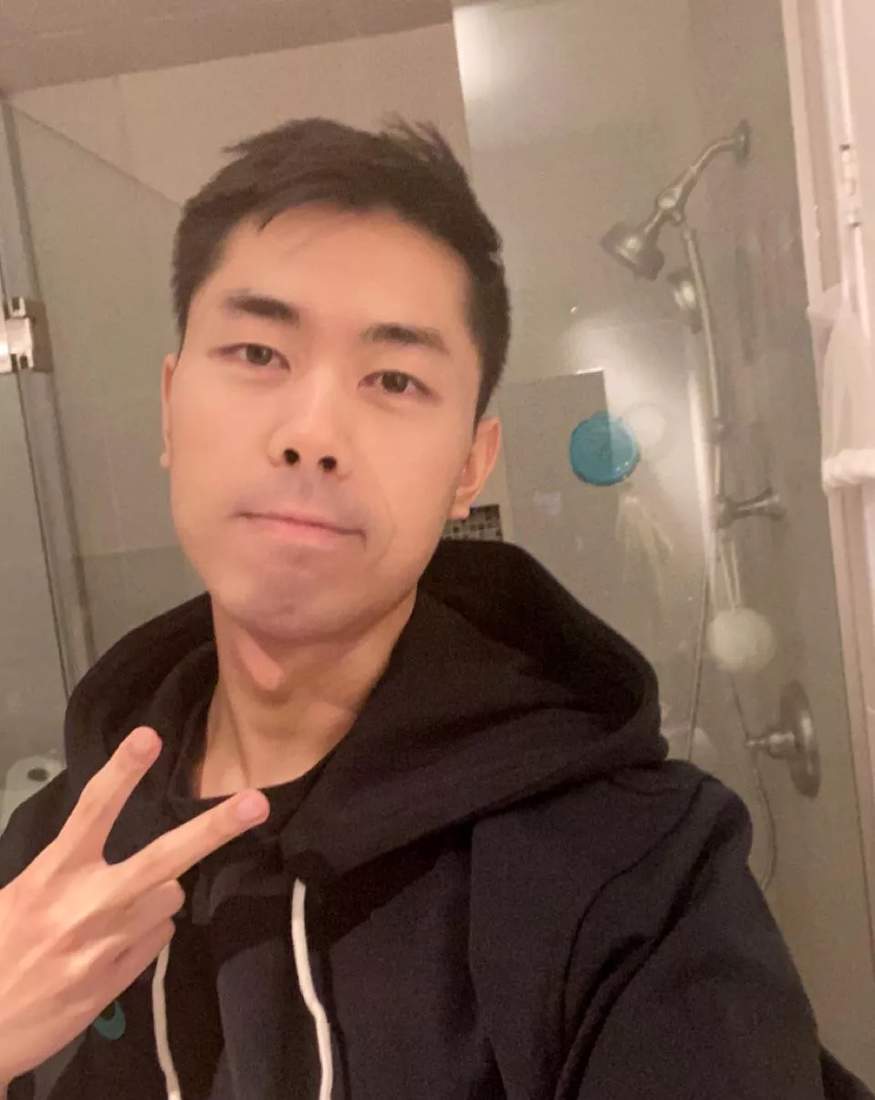 Sharing this selfie 🫣