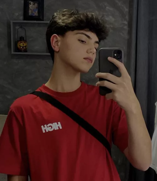 someone play smash with me :))