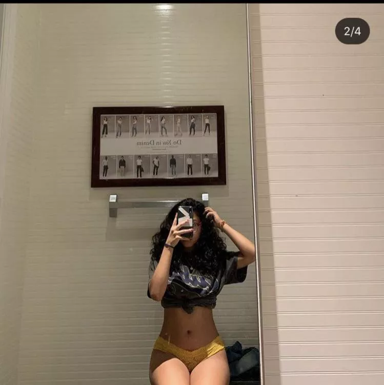 Those thighs and hips, fuckk 😩