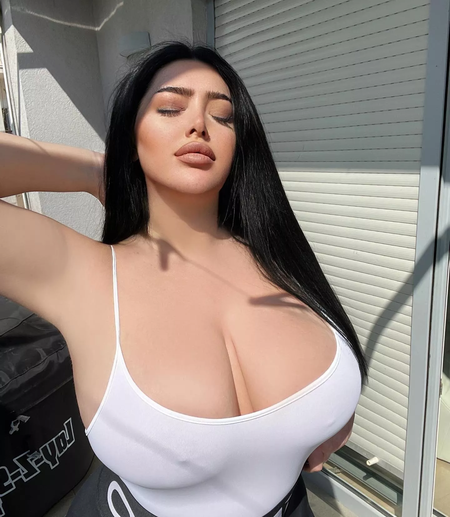 tits and pits combo 👅