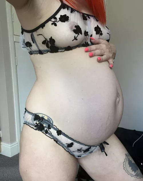 Who wants to see my nipples squirt ??