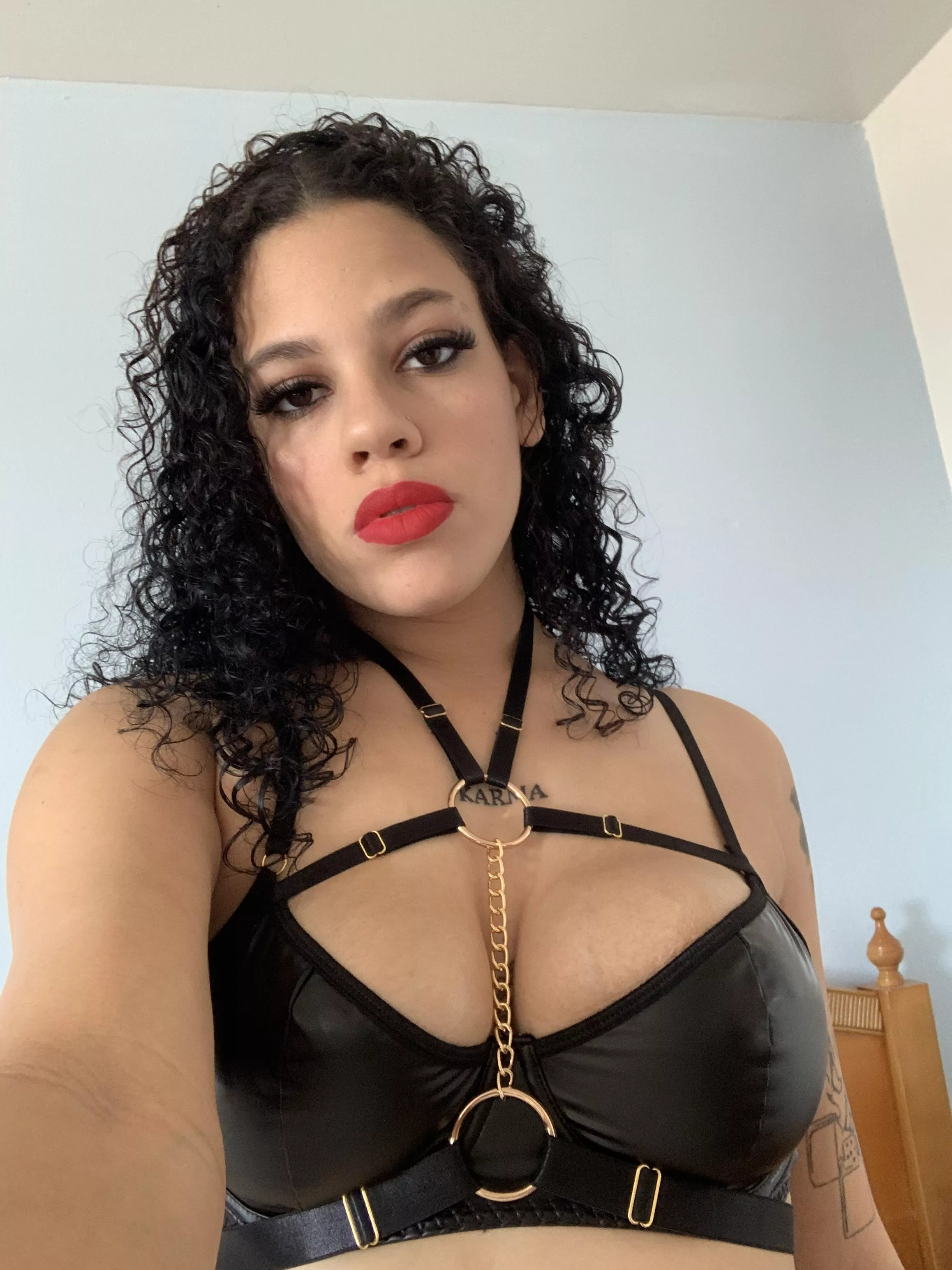 Woman in blackk 🖤