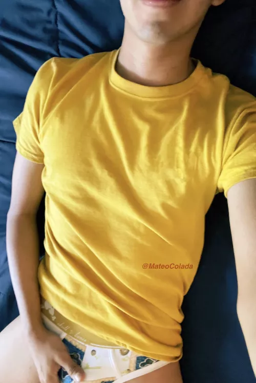 Yellow isn’t my favorite color but the shirt matched the undies 🙈