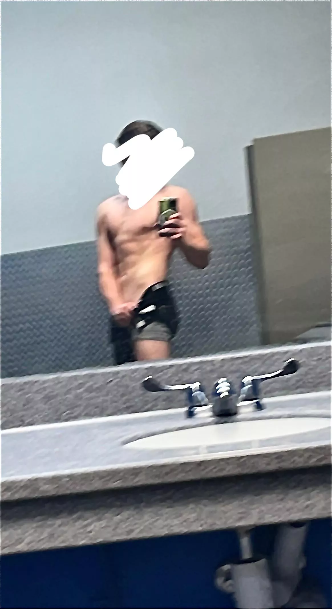 18 m us looking for fem bottoms and ass to fuck snap is yourfavdom76