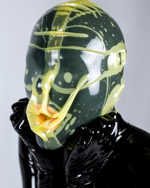 2 layers of shiny latex @_cay0s