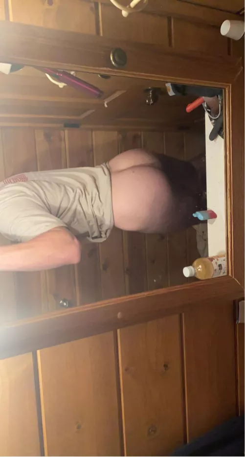 20 b horny for a big cock😏 dms are open