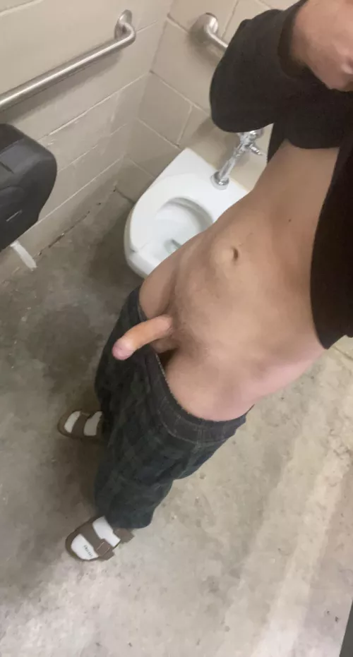 20 in a public restroom need to cum add me @robertrtm