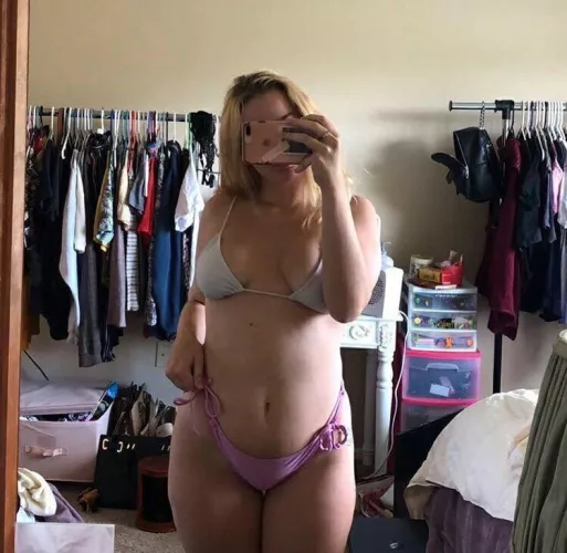 23 F4M NJ/ Bored emotionally drained and very horny to lock you up only Submissive I’m looking for a dirty chat where we can both make each other feel good and have a good distraction from the bs around us. About me sexually: Add me on Snpchat Selina_j