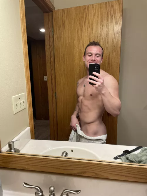 [26] post leg day and ready to hit the shower, who’s joining