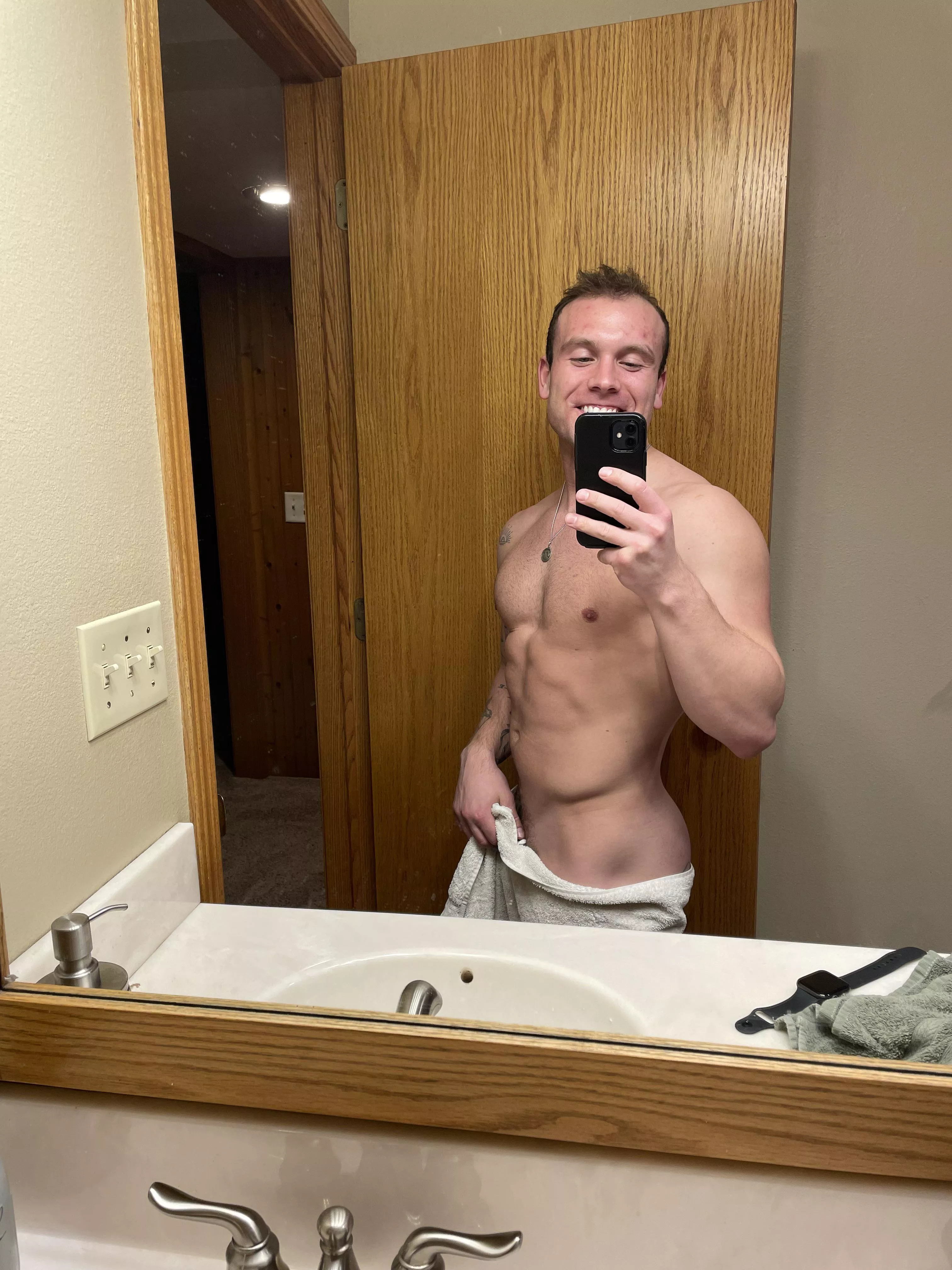 [26] post leg day and ready to hit the shower, who’s joining