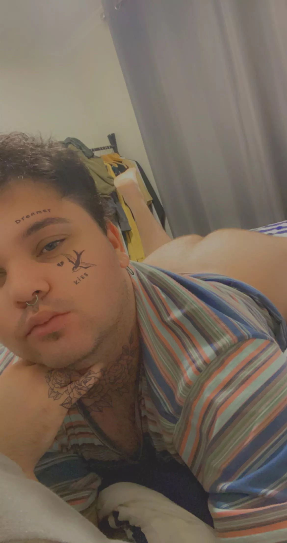 Btm looking for hung tops! I’m Australian. Sc - Jamesj69