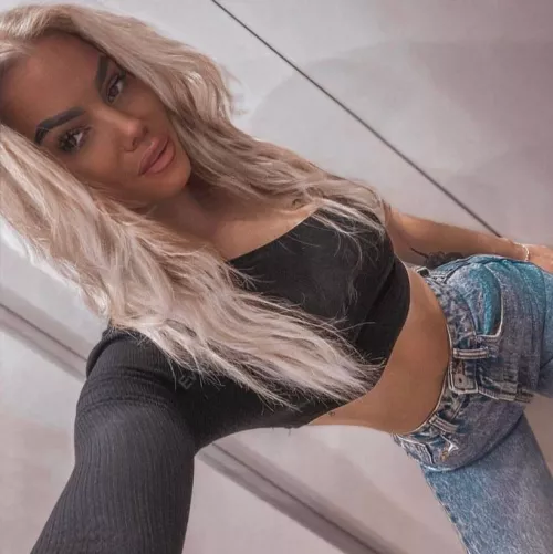 Can’t wait to kiss you tonight. Brush up on your kissing skills.